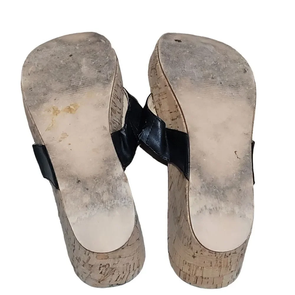 Volatile wedge sandal